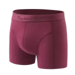 Vordeansicht: Rote Bambus Trunks